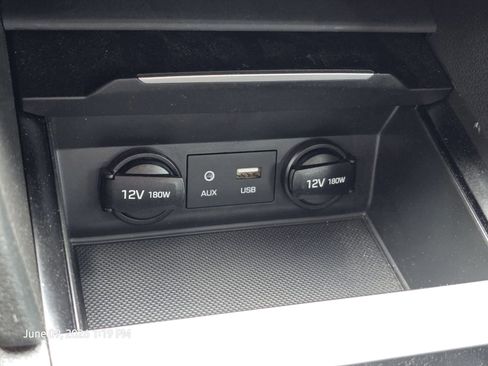 Used 2018 Hyundai Elantra SE w/ SE Connectivity Package 04 FWD image 23