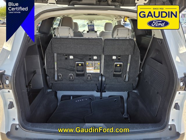 Used 2025 Toyota Sienna LE FWD image 13