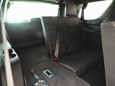 Used 2025 Chevrolet Tahoe Z71 AWD/4WD image 35