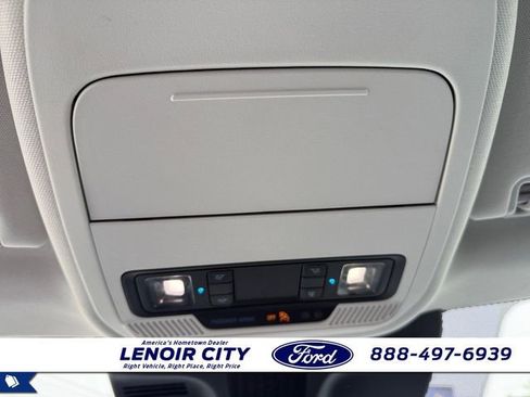 Used 2025 Ford Expedition Active RWD image 15