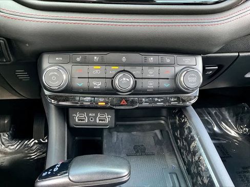 Used 2023 Dodge Durango R/T AWD/4WD image 17
