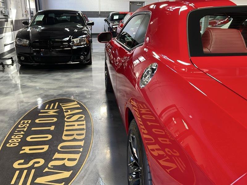 Used 2013 Dodge Challenger SRT8 w/ Harman Kardon Audio Group RWD image 13