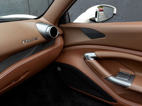 Certified 2022 Ferrari F8 Tributo image 39