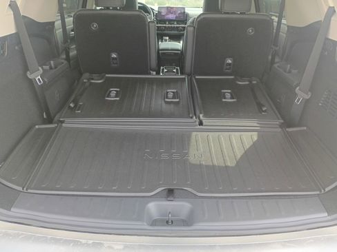 New 2026 Nissan Pathfinder Platinum image 8