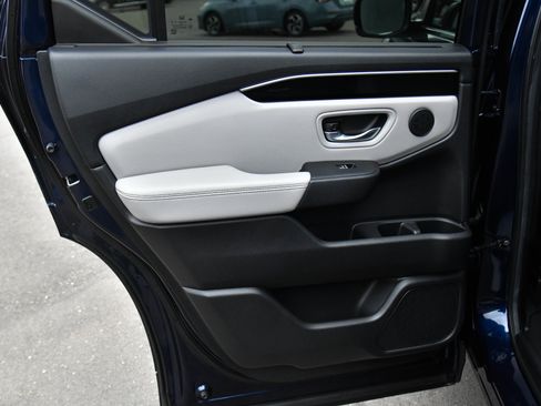 Used 2024 Honda Pilot EX-L image 37