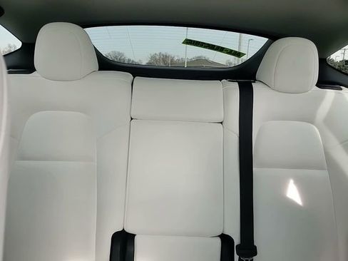 Used 2023 Tesla Model Y Performance image 23