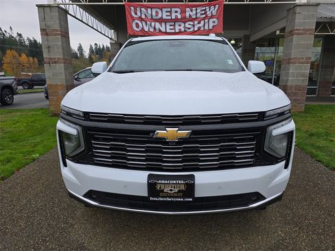 New 2026 Chevrolet Suburban High Country image 9