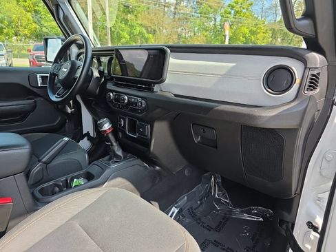 Used 2024 Jeep Wrangler Sport AWD/4WD image 18