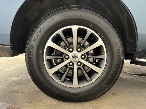 Used 2020 Ford Expedition XLT w/ Equipment Group 202A AWD/4WD image 35