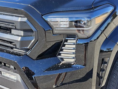 New 2025 Toyota Tacoma SR5 image 5