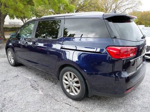 Used 2020 Kia Sedona EX image 4