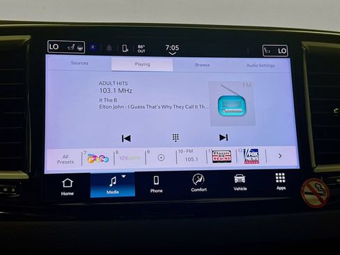 Used 2024 Chrysler Pacifica Touring-L FWD image 15