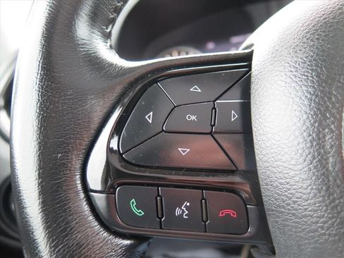 Used 2018 Jeep Renegade Altitude w/ UConnect 8.4 Nav Group image 14