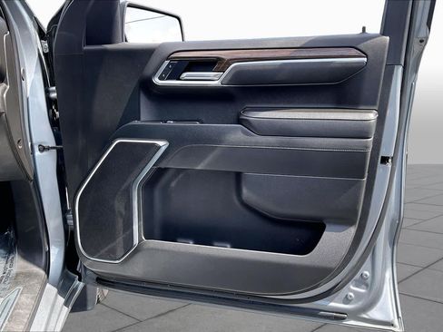 Used 2025 Chevrolet Silverado 1500 LT RWD image 23