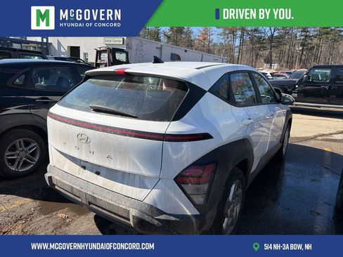 Used 2024 Hyundai Kona SE image 4
