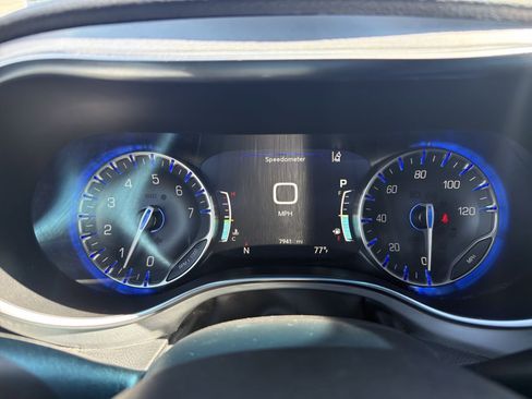 Used 2026 Chrysler Pacifica Limited w/ S Appearance Package FWD image 17