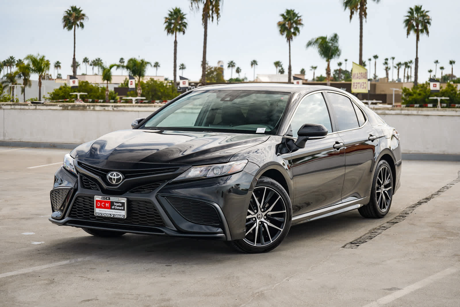 Certified 2024 Toyota Camry SE FWD image 1