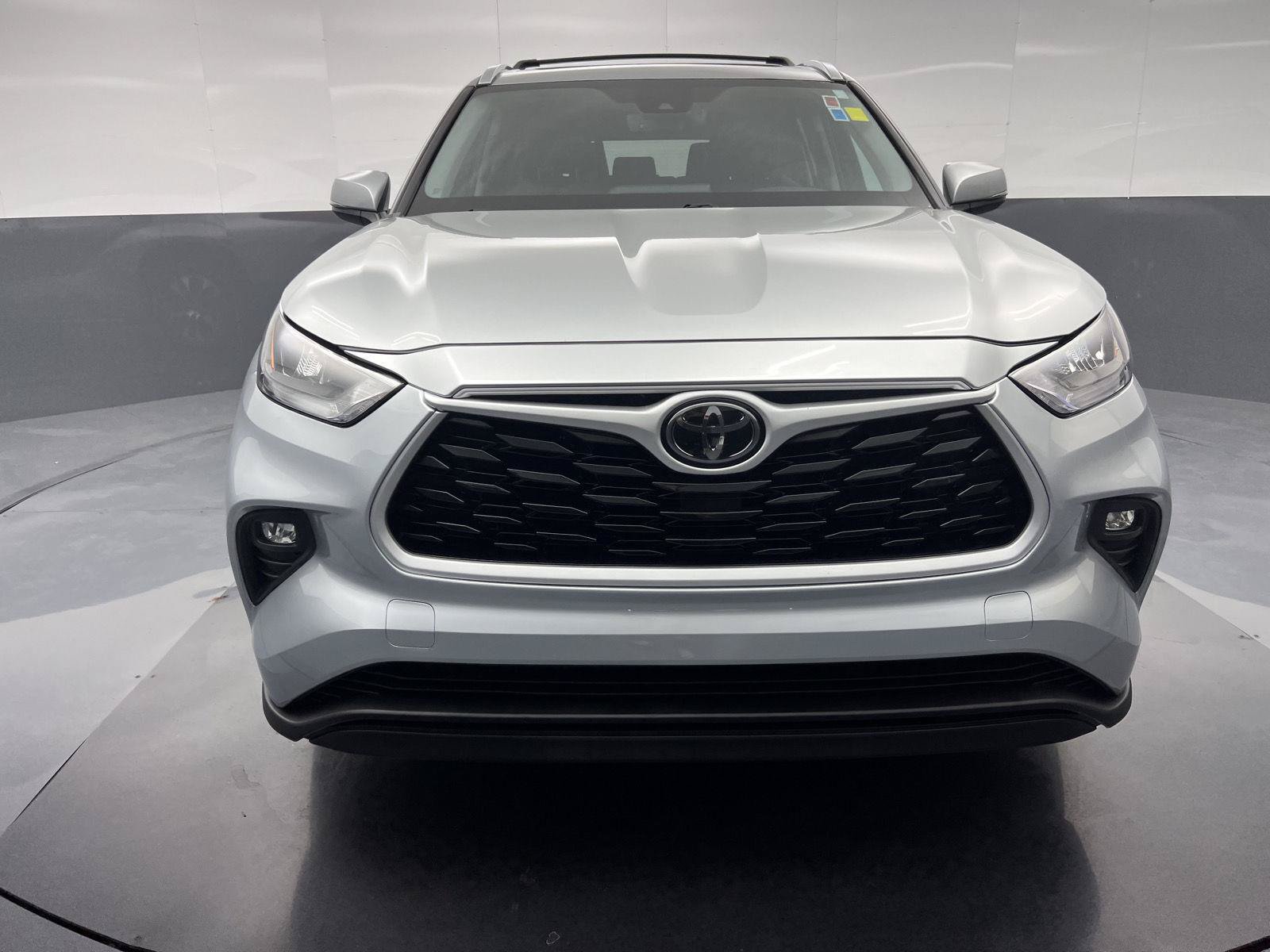 Used 2020 Toyota Highlander XLE FWD image 33