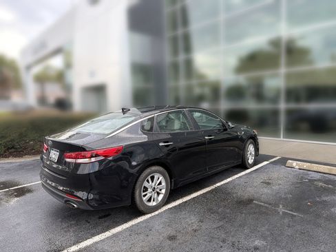 Used 2017 Kia Optima LX FWD image 5