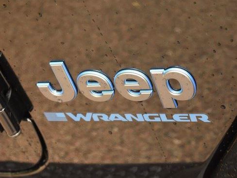 Used 2025 Jeep Wrangler Sahara 4xe AWD/4WD image 14