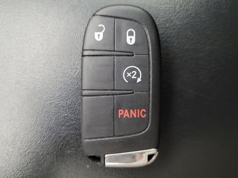 Used 2019 Jeep Compass Limited AWD/4WD image 32