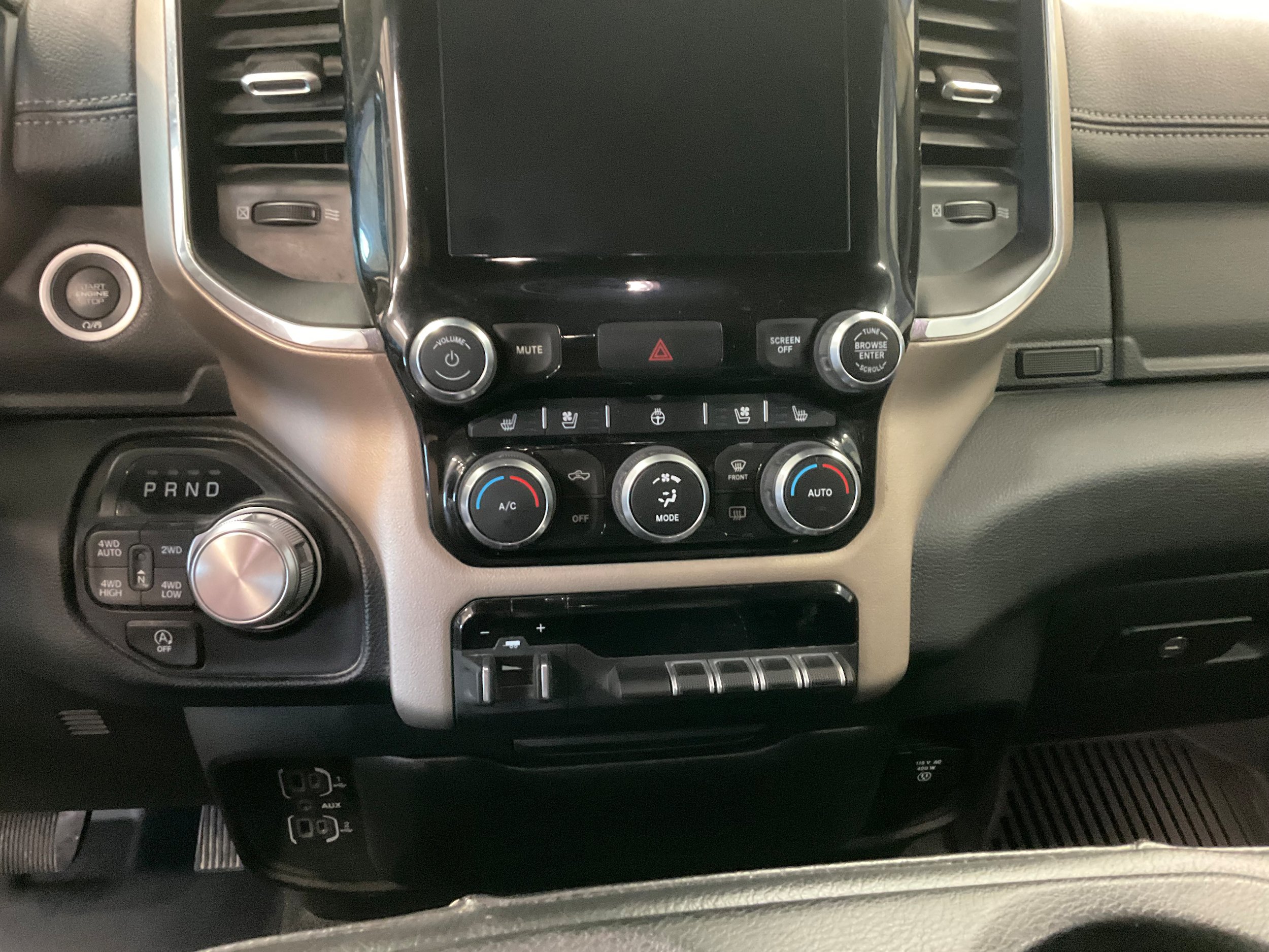 Used 2021 RAM 1500 Laramie AWD/4WD image 16
