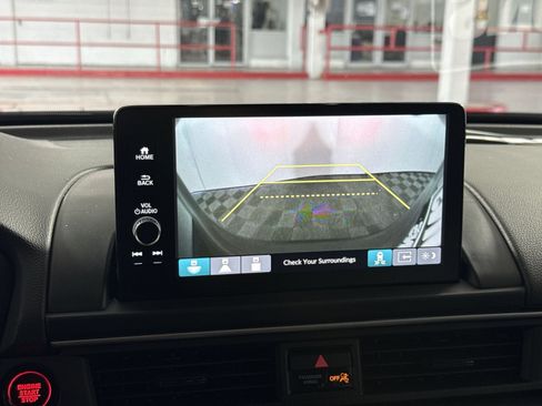 Used 2025 Honda Pilot EX-L image 19
