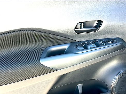 New 2025 Nissan Kicks Play S image 13