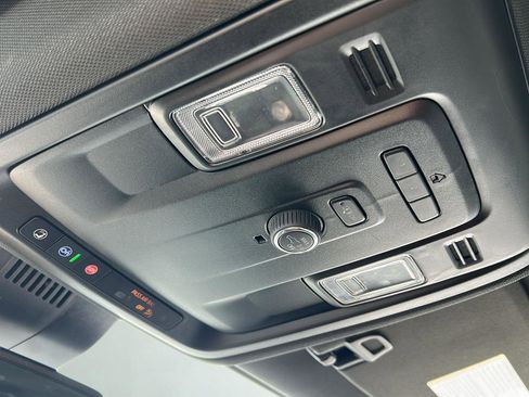 Used 2024 GMC Yukon XL SLT image 20