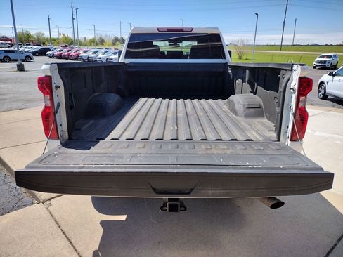 Used 2022 Chevrolet Silverado 2500 Custom w/ Custom Value Package AWD/4WD image 16