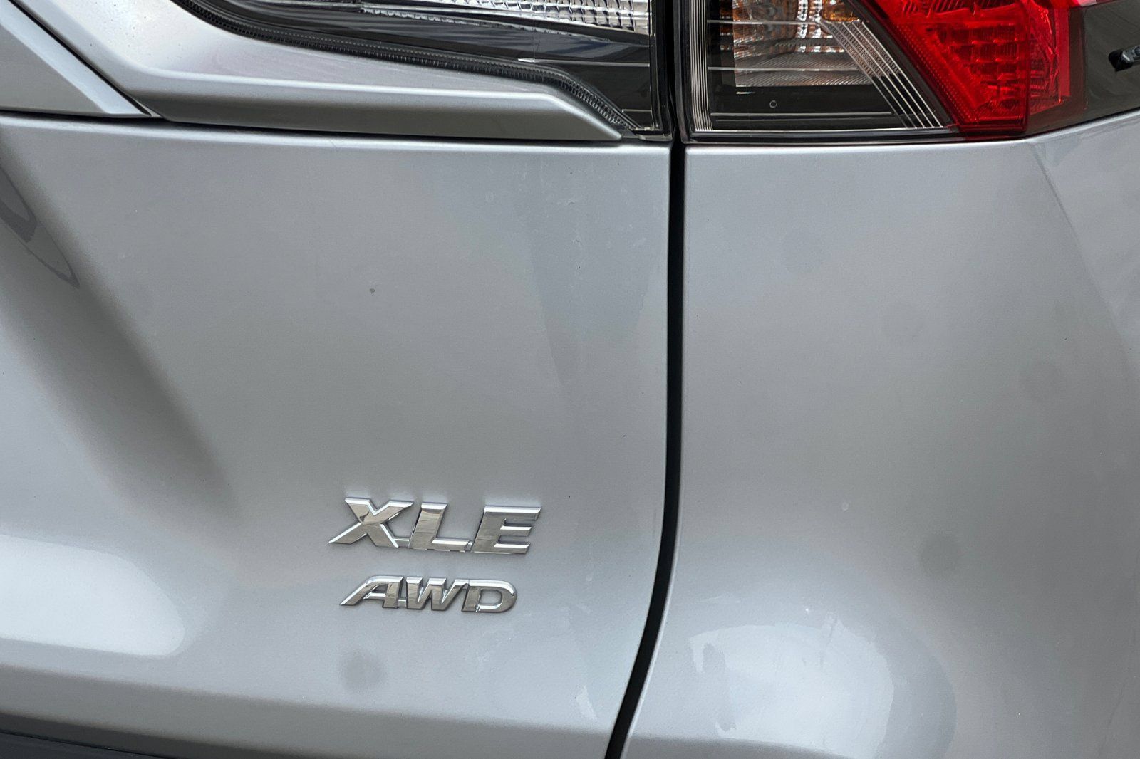 Used 2022 Toyota RAV4 XLE AWD/4WD image 23
