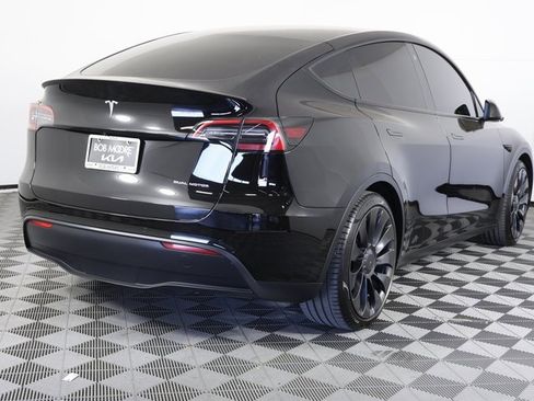 Used 2022 Tesla Model Y Performance image 5