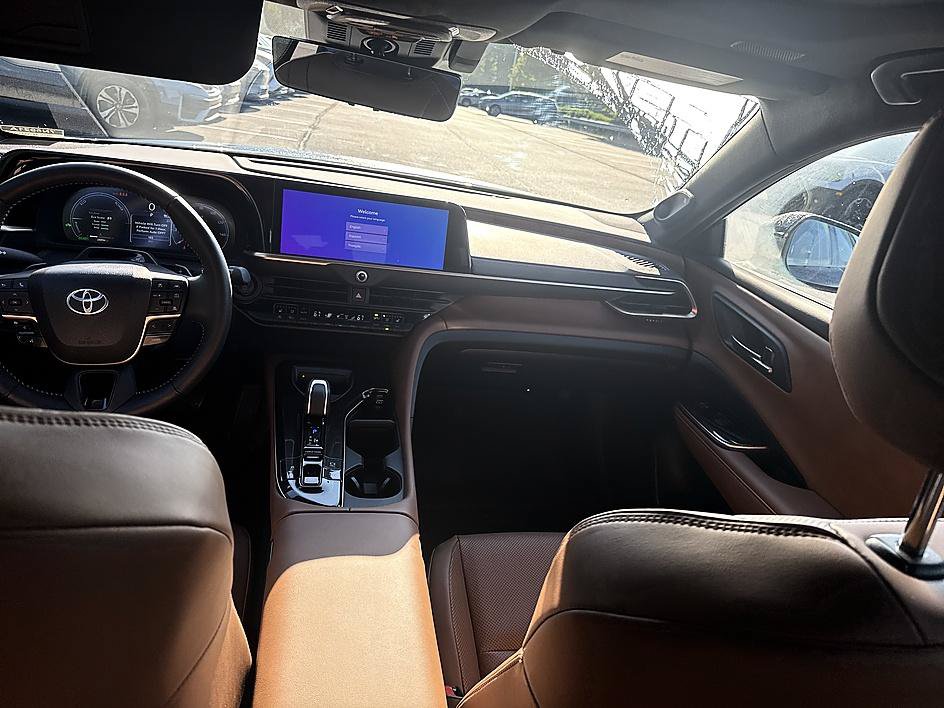 Certified 2025 Toyota Crown Signia w/ Advanced Technology Package AWD/4WD image 19