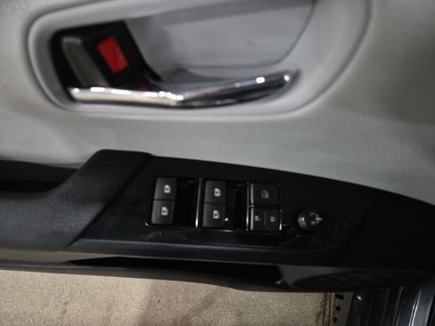 Used 2016 Toyota Prius Three Touring image 17