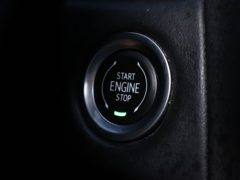 Used 2023 Chevrolet Tahoe Z71 w/ Luxury Package AWD/4WD image 17
