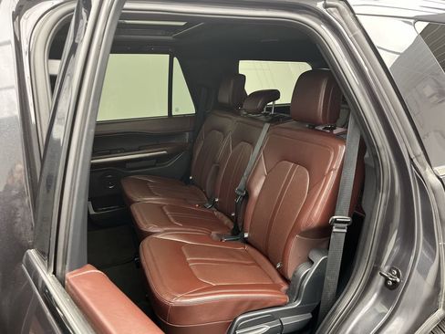 Used 2024 Ford Expedition Limited image 13