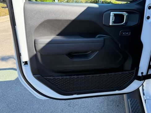 New 2026 Jeep Gladiator Sport image 29