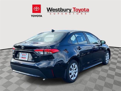 Used 2022 Toyota Corolla LE image 7