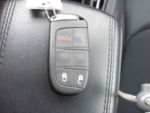 Used 2023 Jeep Compass Trailhawk image 20