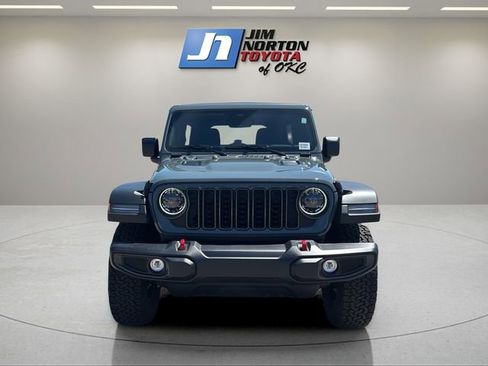 Used 2025 Jeep Wrangler Unlimited Rubicon AWD/4WD image 2