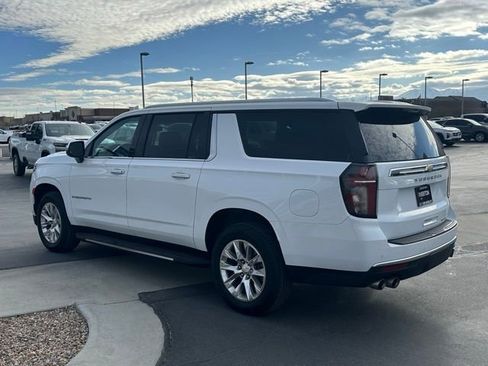 Used 2023 Chevrolet Suburban Premier AWD/4WD image 21