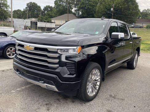 Used 2024 Chevrolet Silverado 1500 High Country AWD/4WD image 3