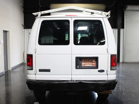 Used 2006 Ford E-350 and Econoline 350 Super Duty RWD image 4