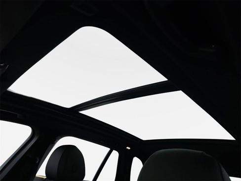 Used 2024 BMW X5 xDrive50e w/ Parking Assistance Package image 32