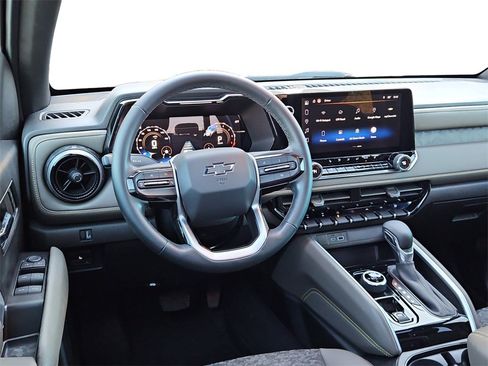 Used 2024 Chevrolet Colorado ZR2 w/ Technology Package image 17