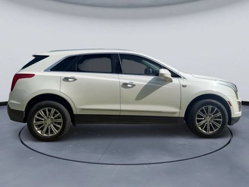 Used 2018 Cadillac XT5 Luxury w/ Driver Awareness Package FWD image 7