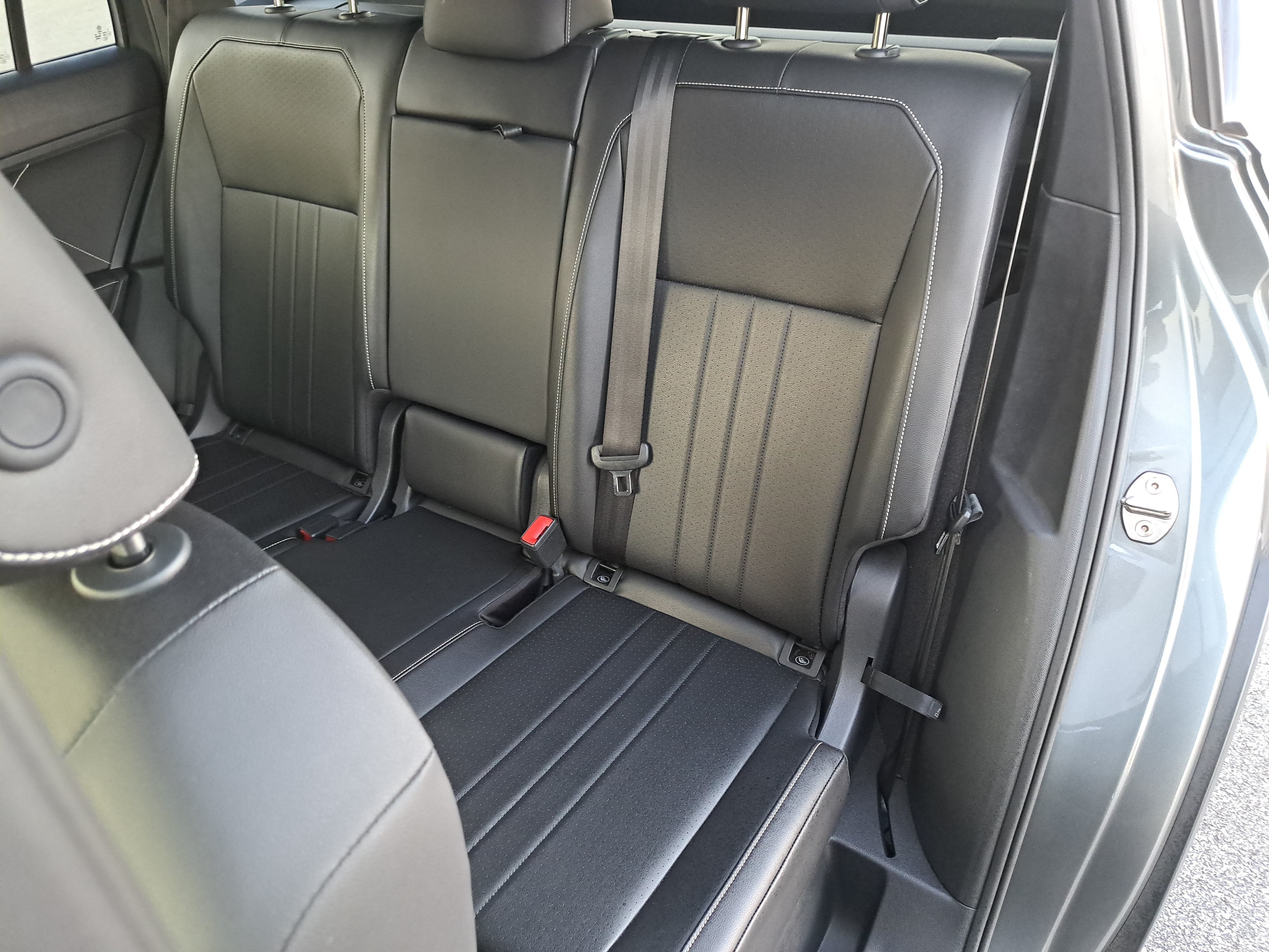 Used 2024 Volkswagen Tiguan SE R-Line AWD/4WD image 15