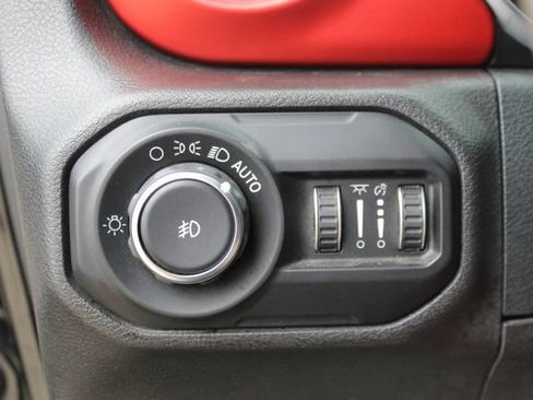 Used 2018 Jeep Wrangler Unlimited Rubicon AWD/4WD image 16
