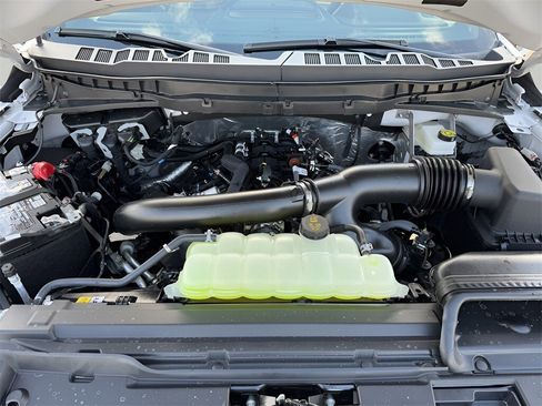 New 2025 Ford F150 Platinum w/ FX4 Off-Road Package image 9