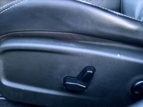 Used 2015 Chrysler 300 S image 33